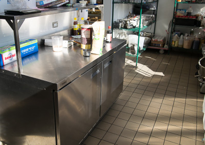 Silhouette Bakery & Bistro Fast Food Kitchen Worktop Refrigerator