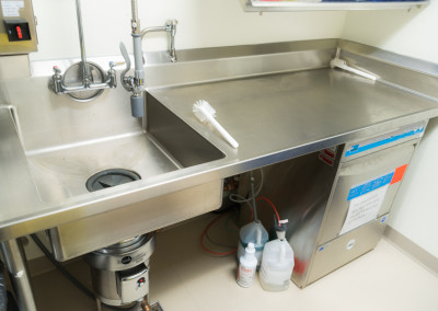 UIHC Children's Hospital Dishwashing Sink